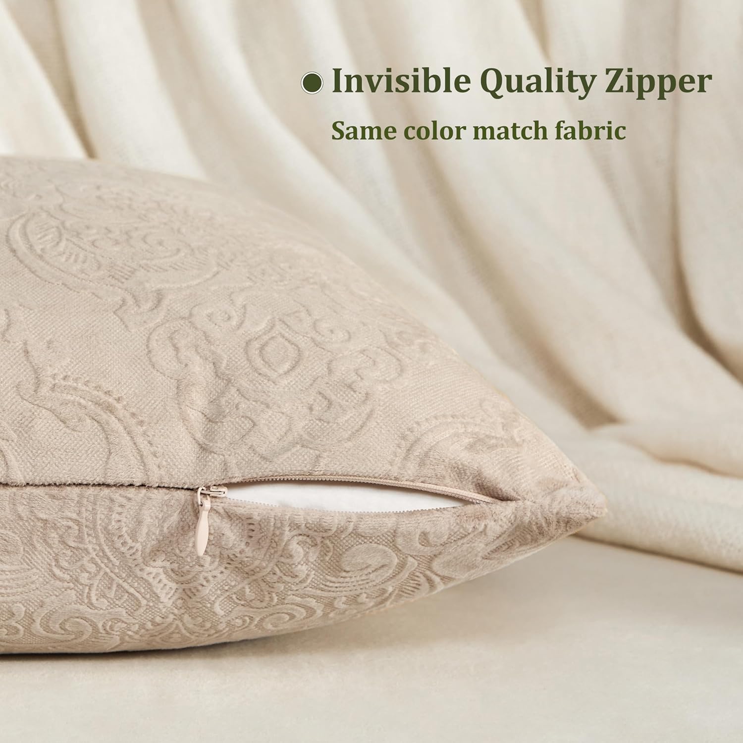 GIGIZAZA Fundas de almohada de terciopelo de 18 x 18 pulgadas, paquete de 2 piezas, cojines decorativos beige champán con estampado de flores en