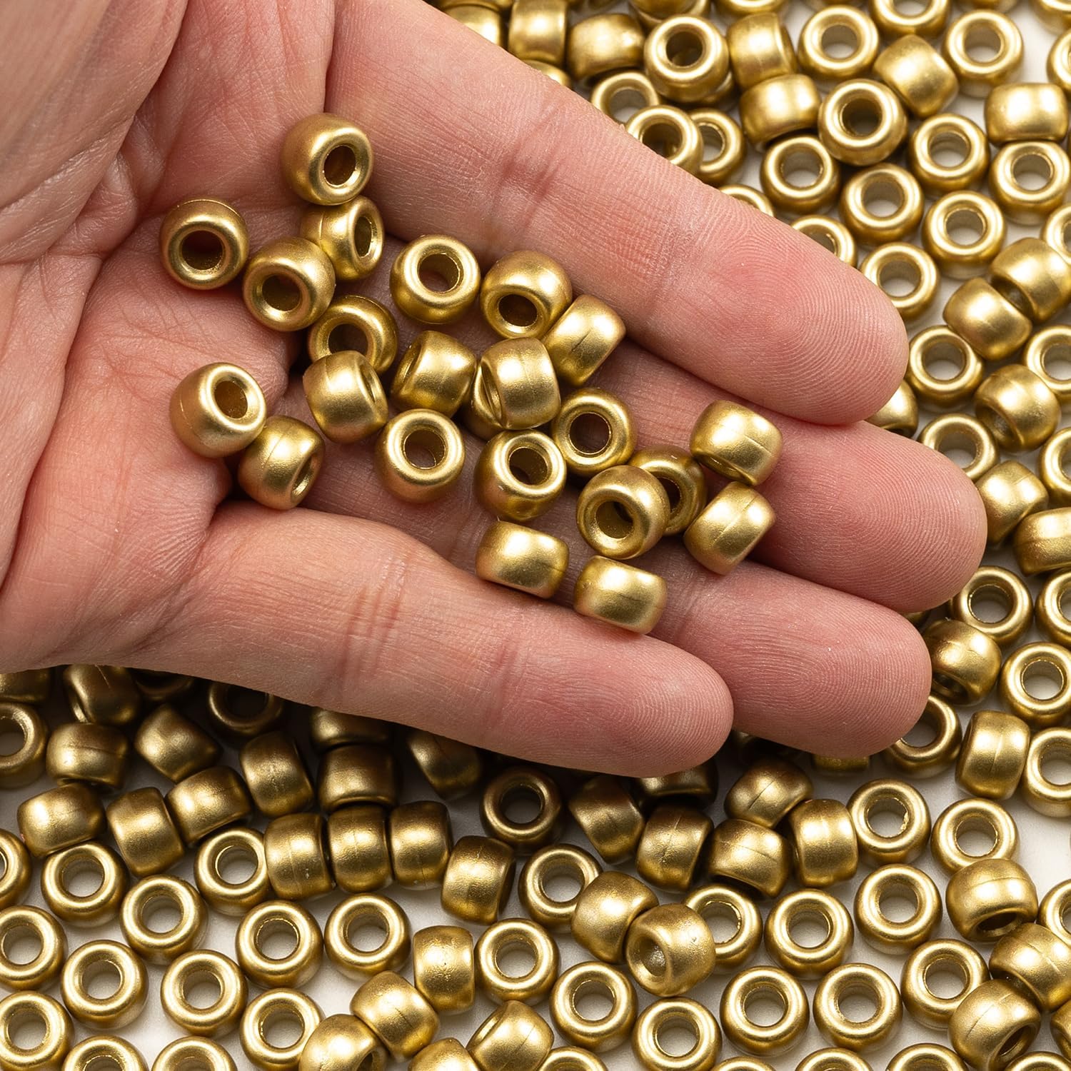 1000 cuentas acrílicas doradas de poni de 0.236 x 0.315 pulgadas a granel para amistad, pulseras, collares, joyería, aretes, trenzado de cabello