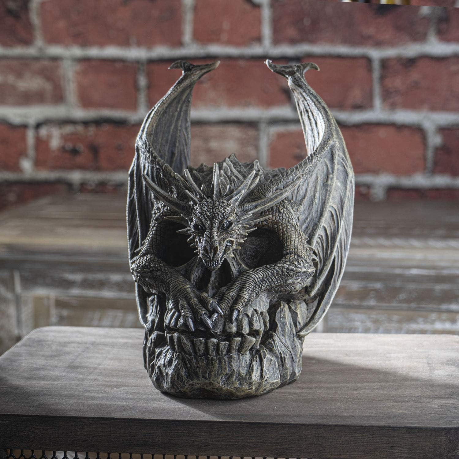 SUMMIT COLLECTION Escultura decorativa gótica de fantasía con forma de dragón en espiral oscuro y gótico en forma de dragón en calavera mutada, 7.5