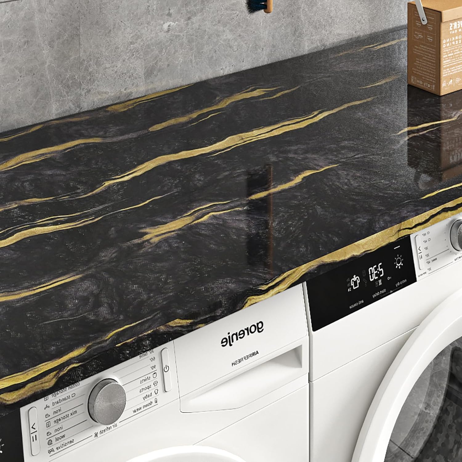 Livelynine Papel adhesivo de mármol negro y dorado para encimeras, papel tapiz de mármol impermeable, despegar y pegar, paredes de baño, cubierta de