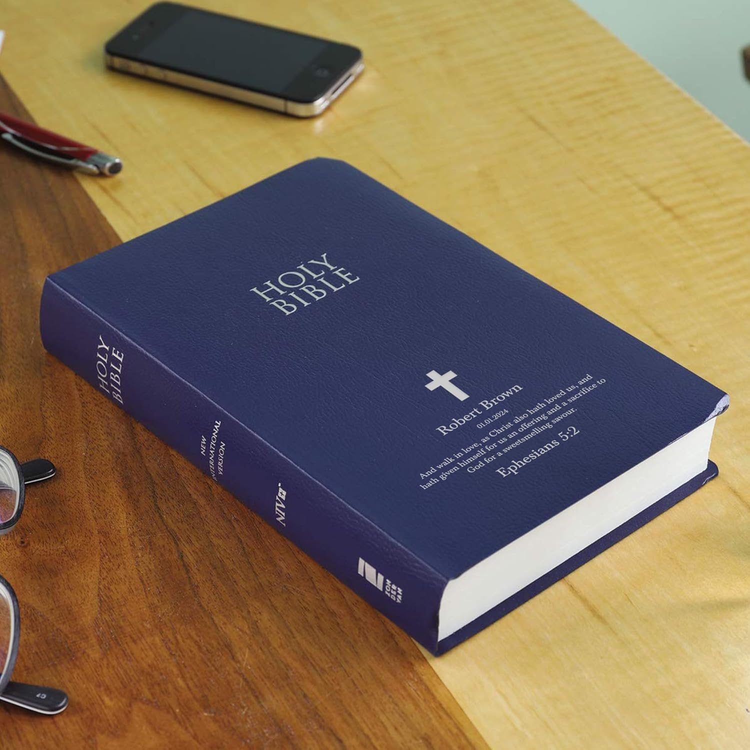 Biblia NIV personalizada Nueva versión internacional Biblia de piel sintética Biblia económica con nombre personalizado hasta 3 filas de texto con