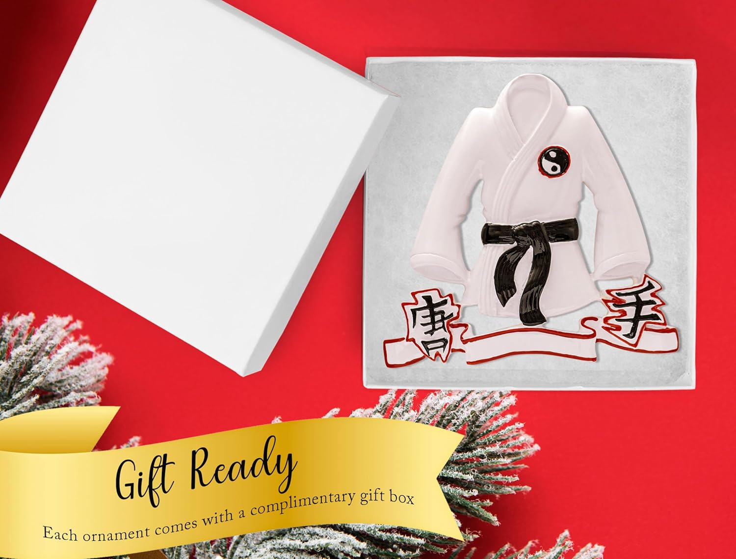 Adorno de Navidad personalizado de karate 2023  Personalización gratuita  Chaqueta de karate personalizada con cinturón negro para el árbol de