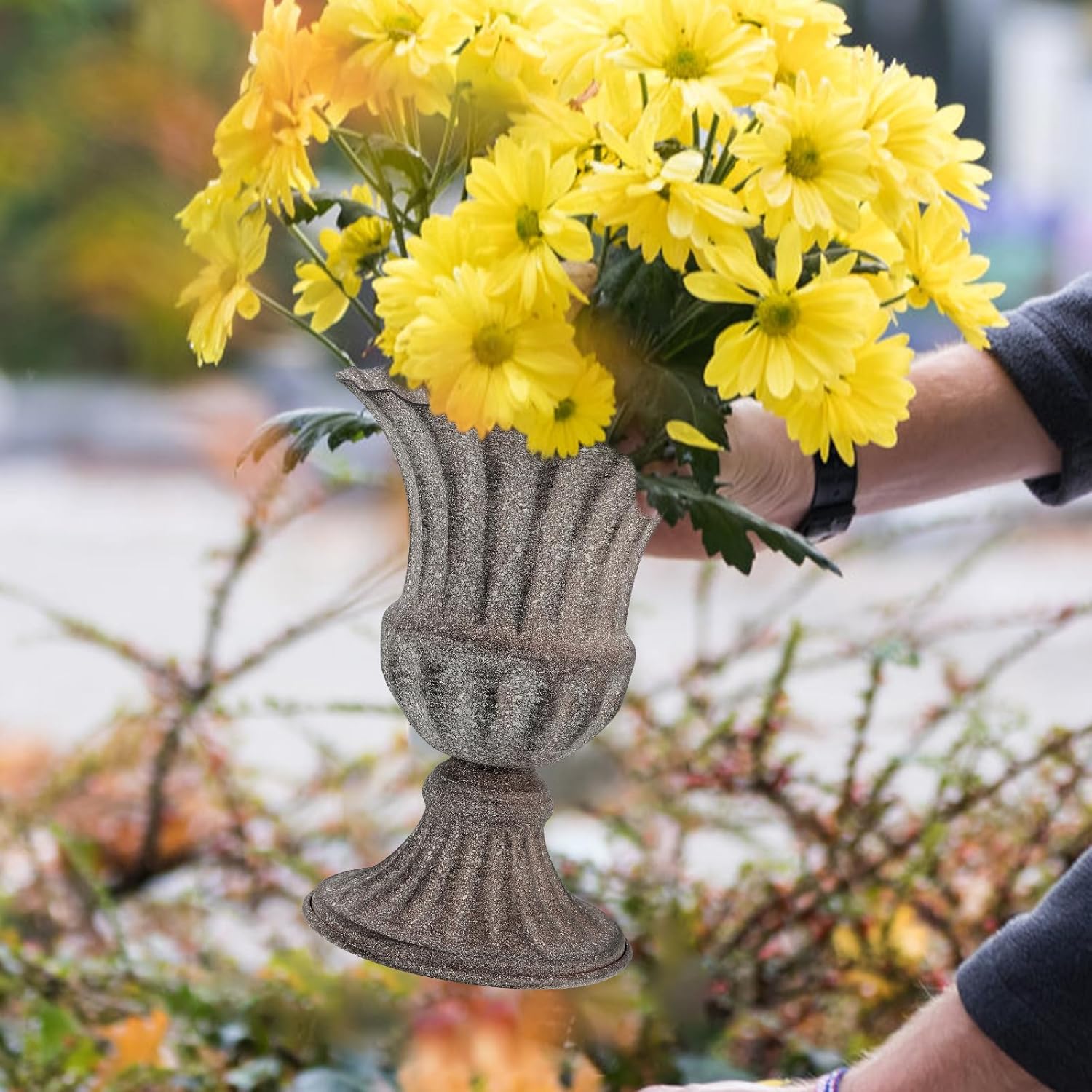 INOOMP 2 macetas conmemorativas de cementerio para plantas al aire libre, jarrones vintage para centros de mesa, jarrones de tumbas para soporte de
