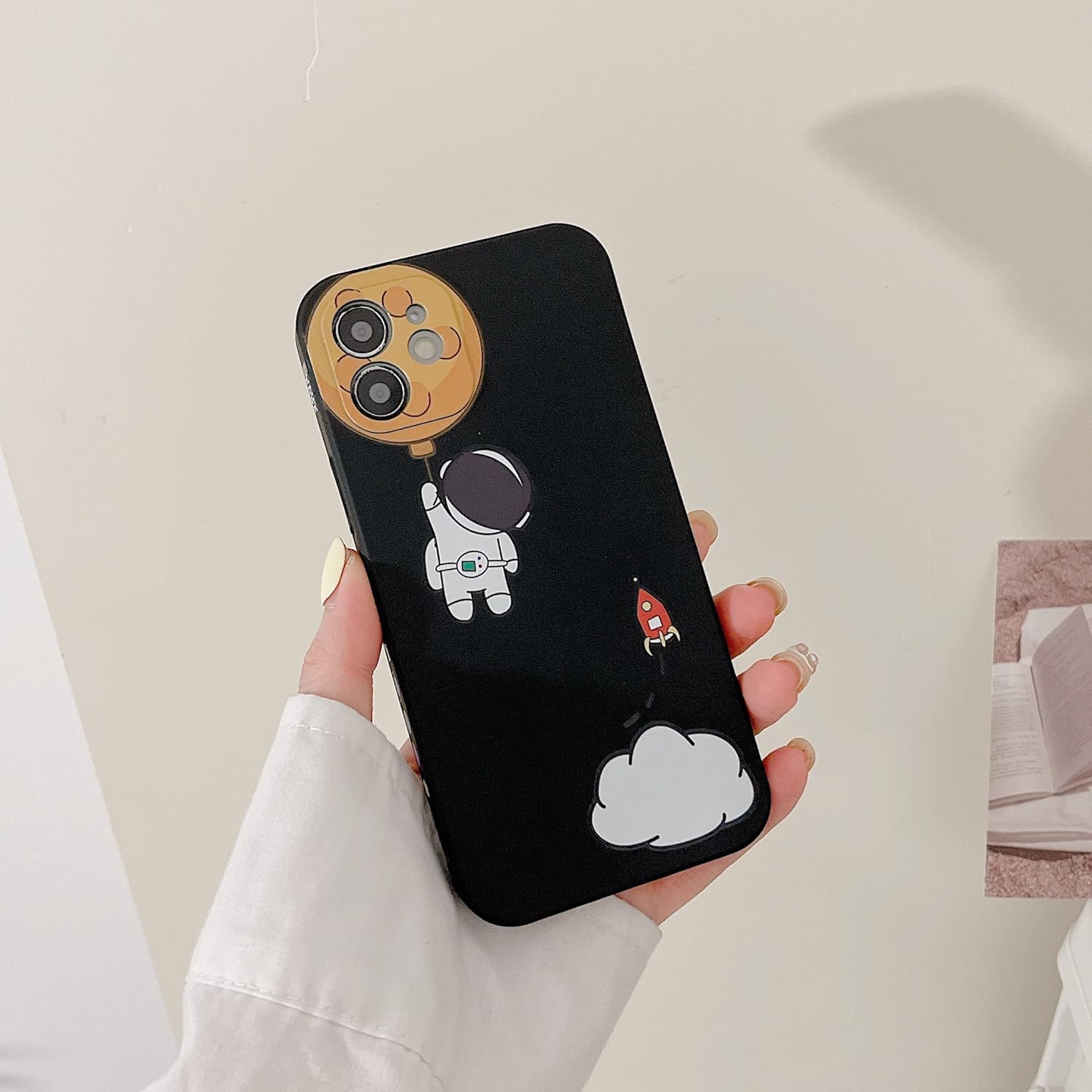 Funda bonita para iPhone 15 Pro, diseño de astronauta de dibujos animados, diseño de planeta espacial, luna, elegante funda protectora de goma TPU a