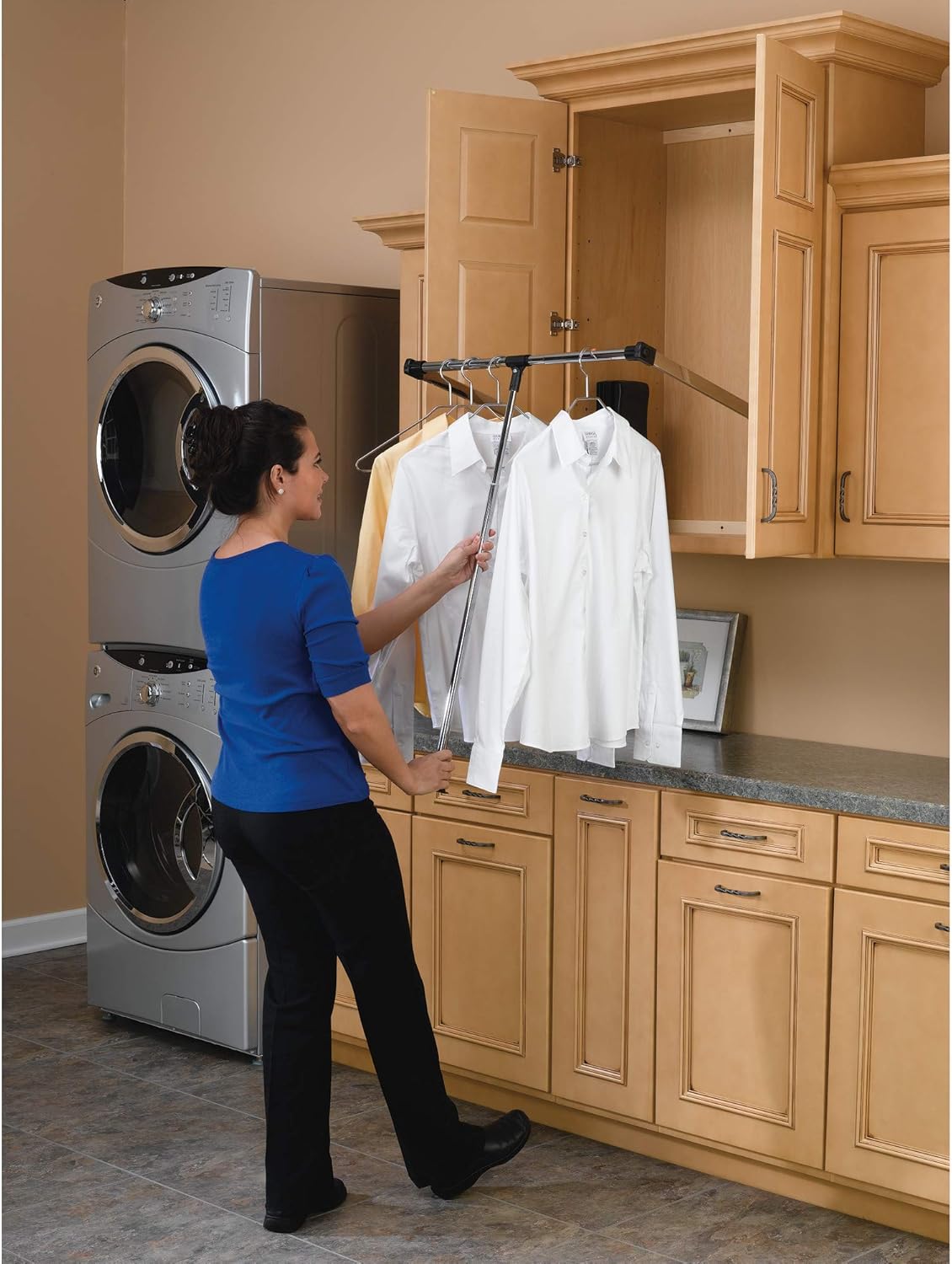 Barras de closet ajustables y abatibles, marca Rev-A-Shelf