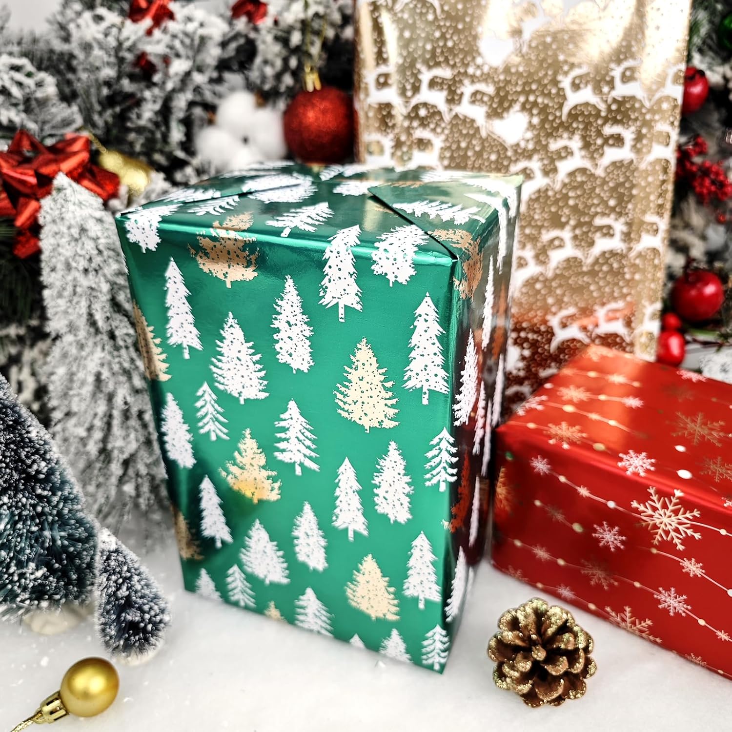 LDGOOAEL Mini rollo de papel de regalo de Navidad pequeño con líneas de corte en el reverso (17 x 120 pulgadas por rollo), papel de regalo rojo
