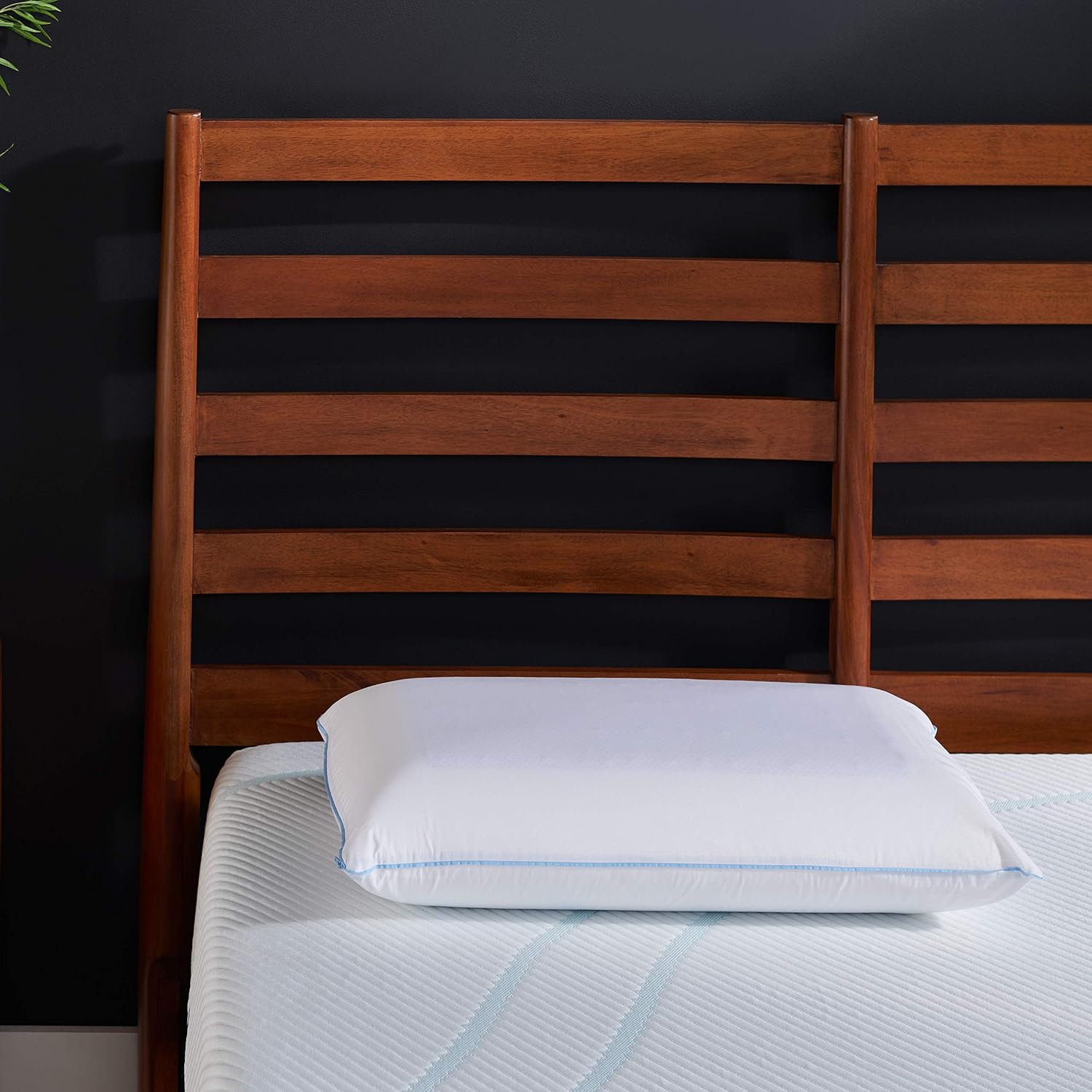 Tempur-Pedic TEMPUR-Cloud Breeze – Almohada de enfriamiento doble, almohada Queen & Symphony de lujo, sensación suave, estándar, color blanco