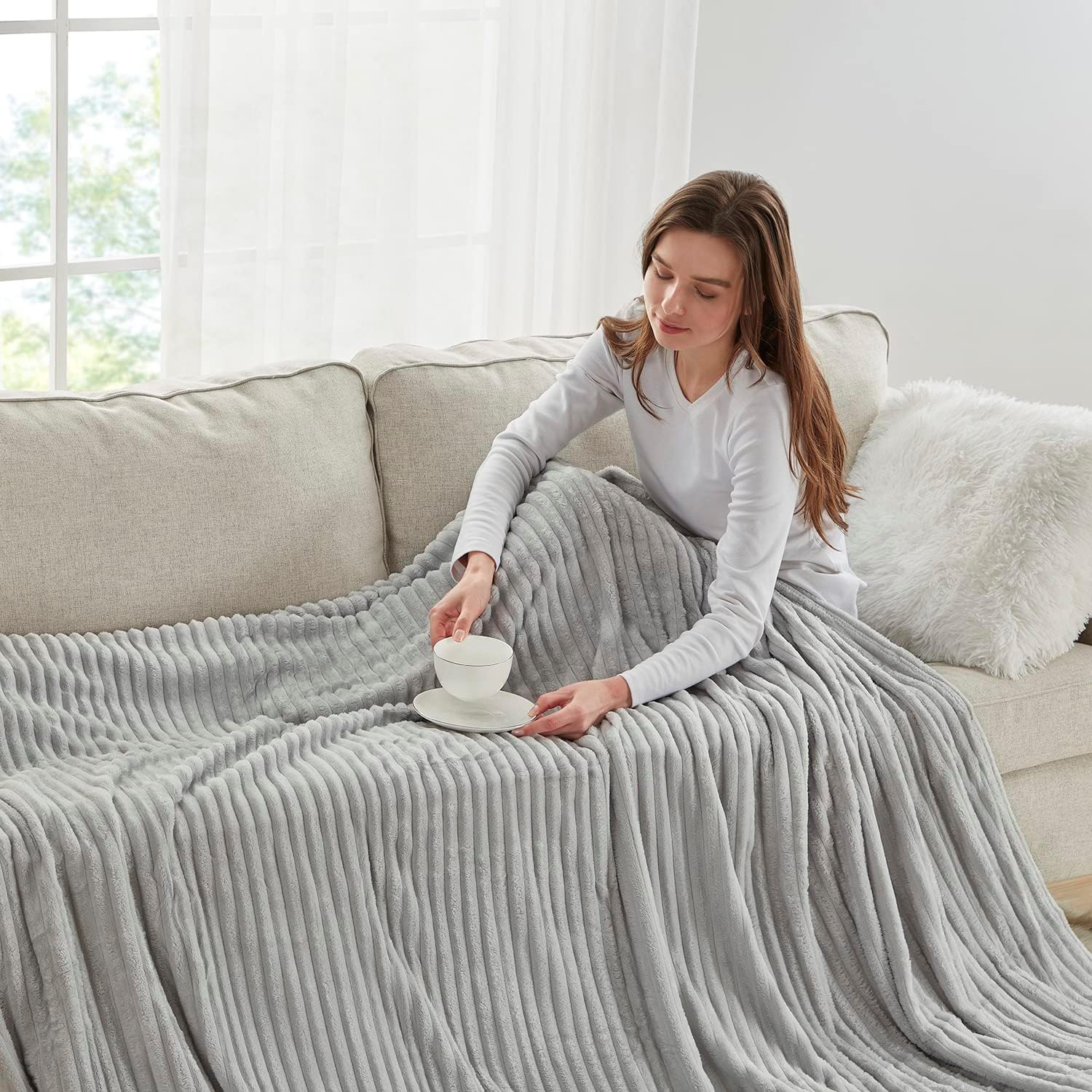 Nestl – Manta de forro polar de felpa cortada, tamaño manta, ligera y súper suave, mullida, para cama , lavable a máquina, 50×60 pulgadas, color