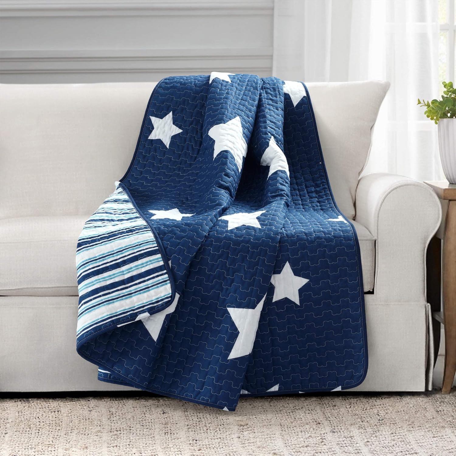 Lush Decor, Manta de estrellas azul marino de 50 x 60 pulgadas