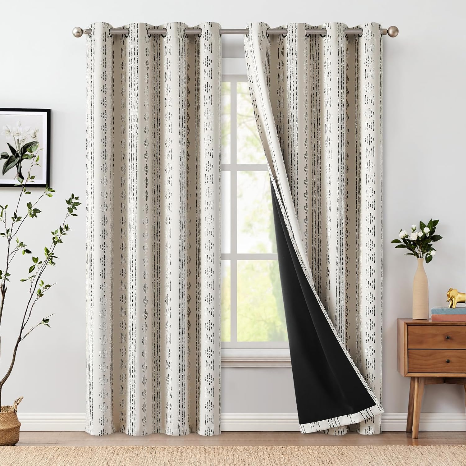 jinchan Cortinas bohemias 100% opacas de 108 pulgadas de largo para dormitorio, estampado geométrico negro sobre beige, ojales en la parte superior,
