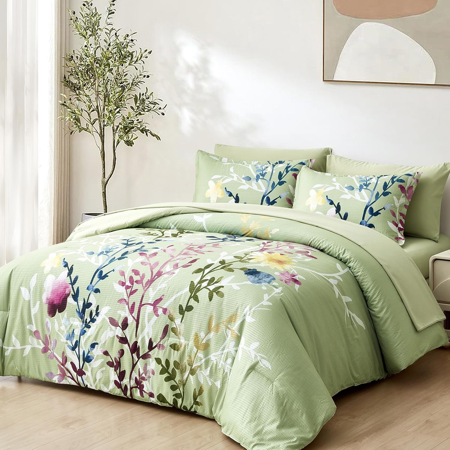 Juego de edredón de 7 piezas, color verde salvia, tamaño King, diseño floral de sirsaca suave, para todas las estaciones, juego de ropa de cama