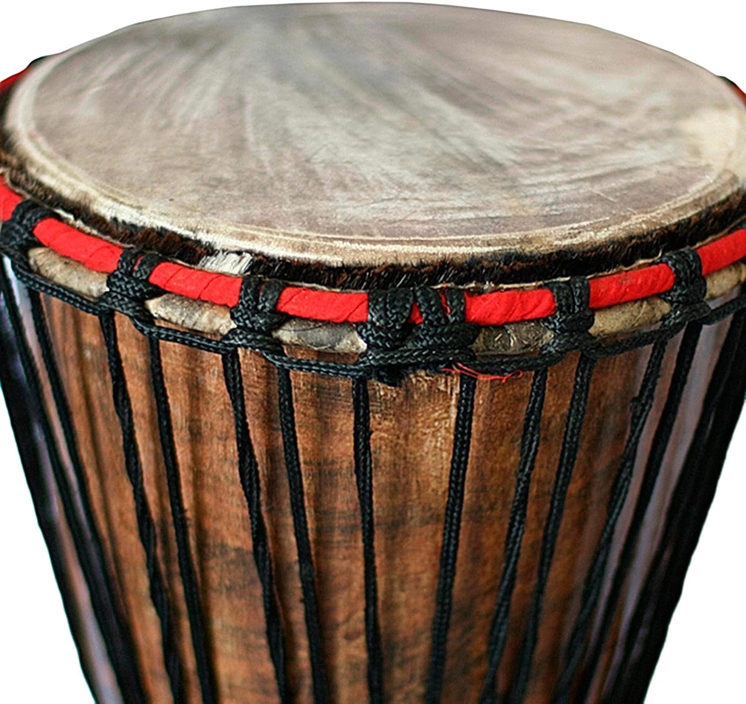 NOVICA Tambor Djembe de madera tallada a mano con correa de algodón, piensa juntos
