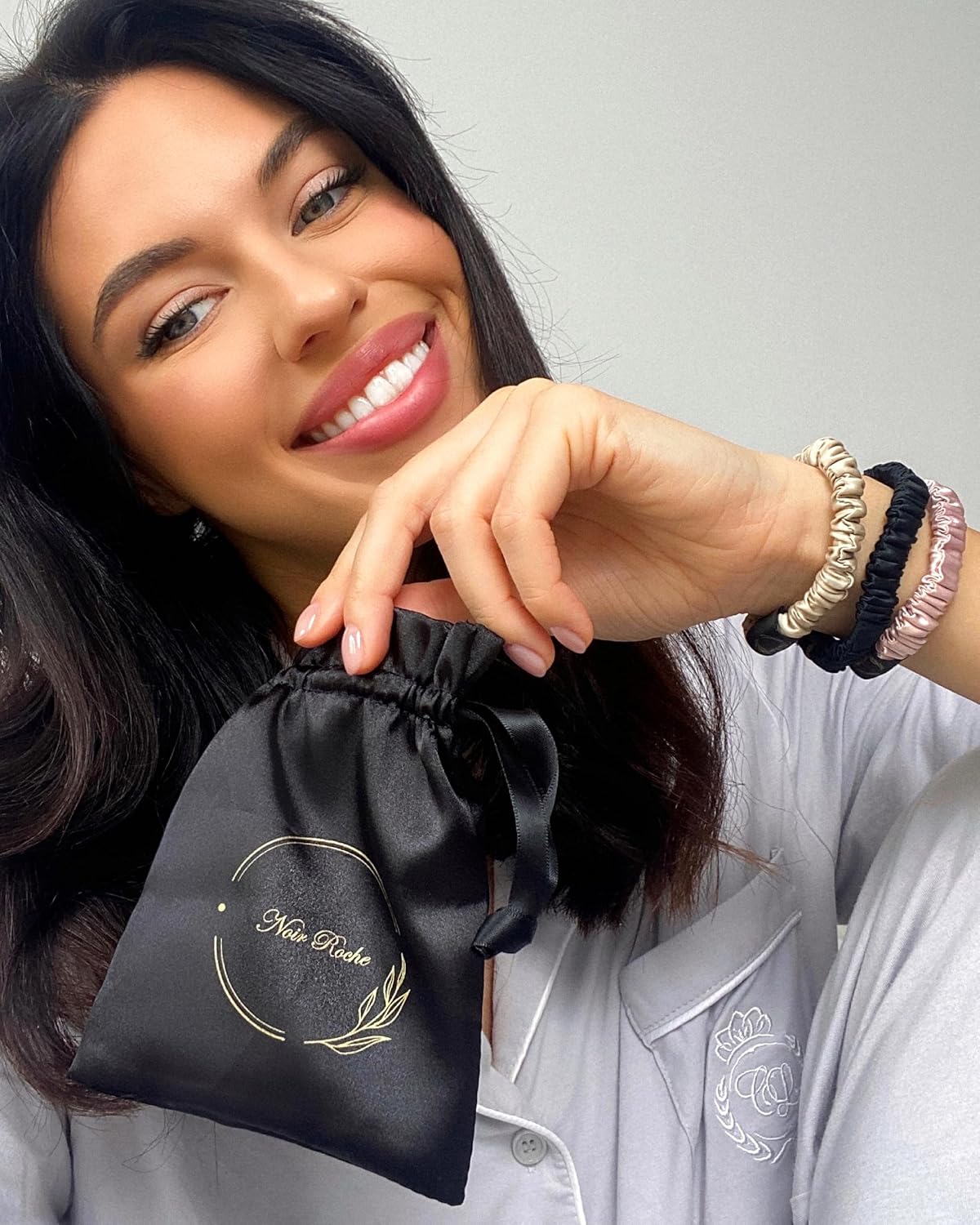 Noir Roche Coleteros de seda de lujo con bolsa de viaje, 100% seda de morera, lazos elásticos suaves para todo tipo de cabello, OEKO TEX Standard
