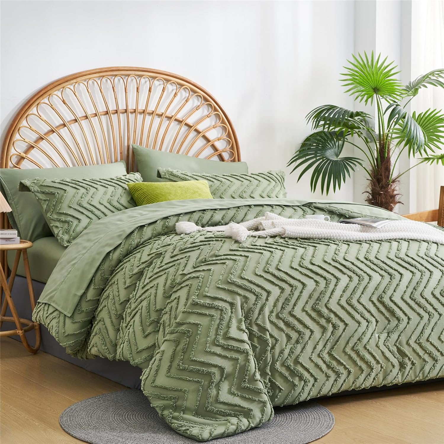 KAKKI Juego de edredón y sábanas de 7 piezas tamaño King en una bolsa, diseño de cheurón verde salvia, juego completo de ropa de cama de microfibra