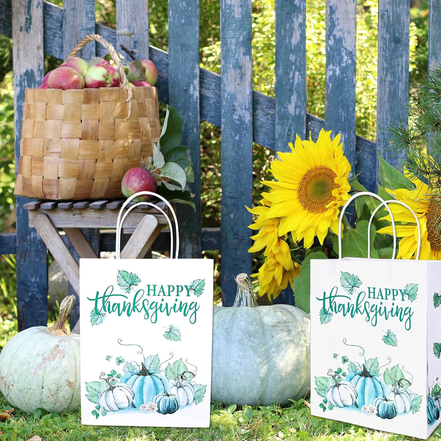 Whaline 12 bolsas de regalo de otoño con asas, bolsas de papel de Feliz Acción de Gracias, calabazas azules, hojas de arce, bolsas de dulces, bolsas