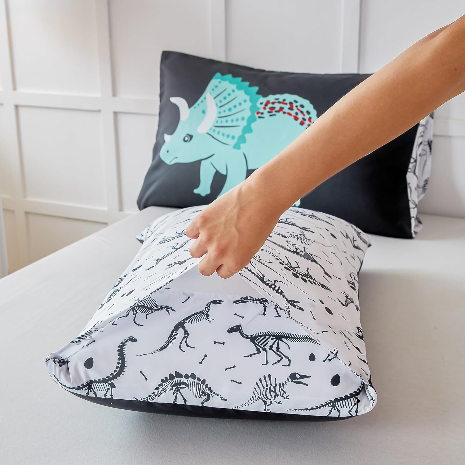 RYNGHIPY Juego de ropa de cama de dinosaurio, tamaño individual, juego de edredón para niños y niñas, suave, transpirable, lindo juego de cama de