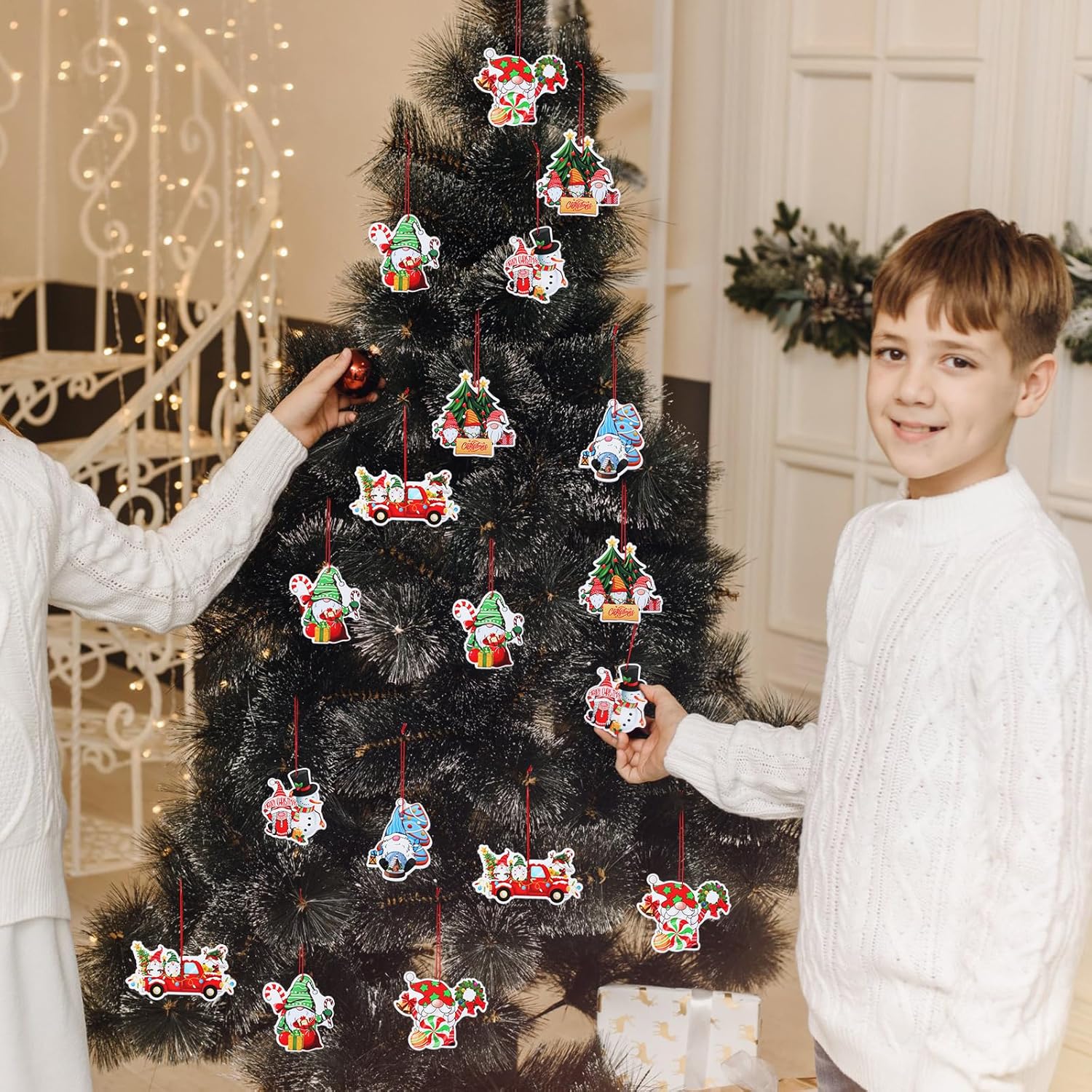Zhanmai 24 ambientadores navideños para automóvil, adornos colgantes fragantes con ambientador, decoración perfumada para árbol de Navidad,