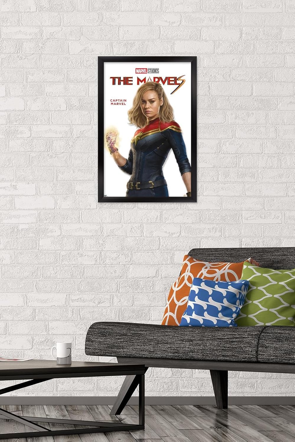 Trends International Marvel The Marvels – Póster de pared de la serie Capitán Marvel Feature Series, 14.72 x 22.37 pulgadas, versión enmarcada en