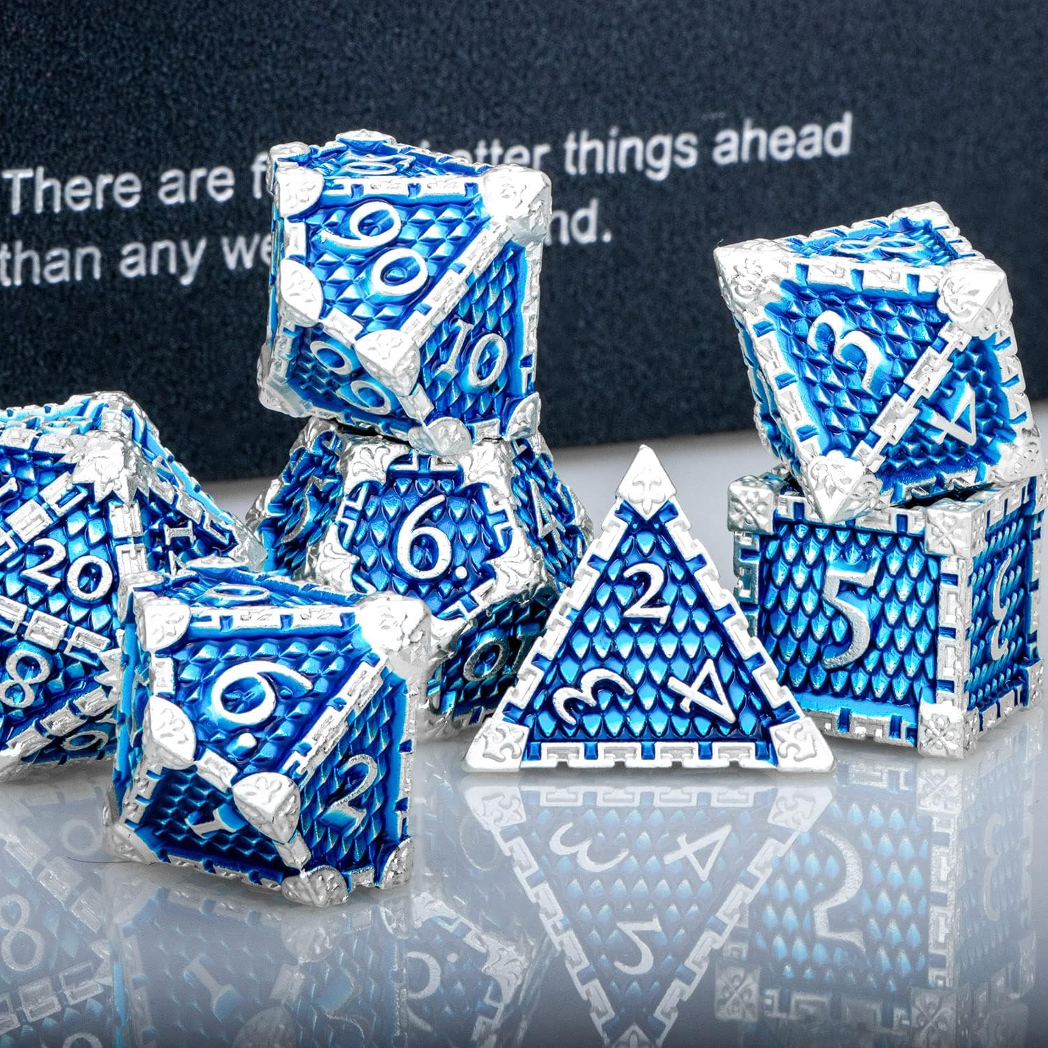 ARUOHHA DND – Juego de dados de metal con caja de regalo, juego de rol a escala de dragón azul, juego de dados poliédricos de 6 caras para D&D de