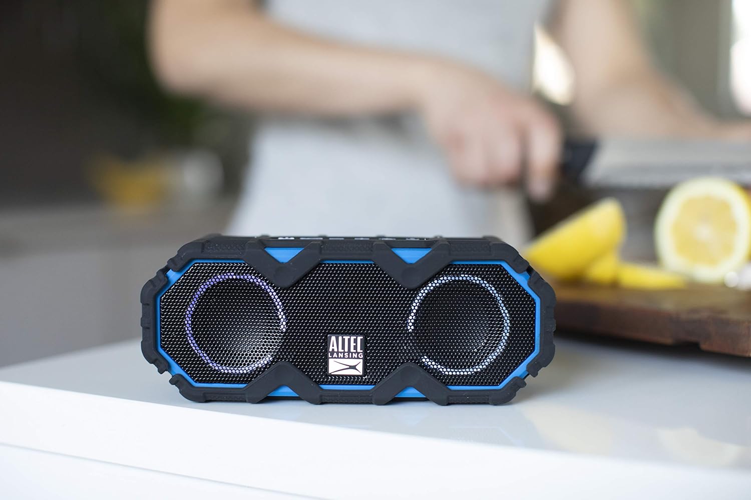 Altec Lansing LifeJacket Mini – Altavoz Bluetooth impermeable con luces, altavoz inalámbrico portátil para piscina, playa, senderismo, deportes,