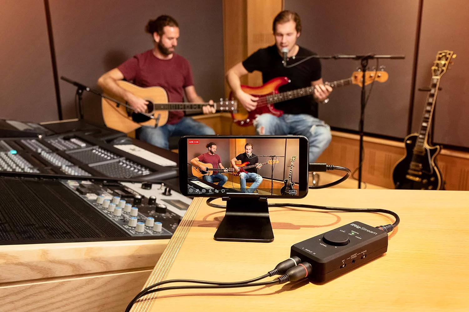IK Multimedia - Adaptador de interfaz iRig Stream con 2 canales de grabación y transmisión en vivo para iPhone iPad Android Mac y computadora - Imagen 4