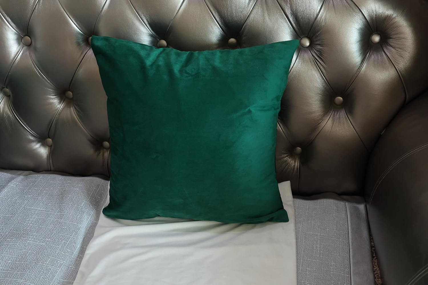 AMZ-NATURALIFE Juego de 2 fundas de almohada de 16 x 16 pulgadas, terciopelo verde oscuro, fundas de cojín cuadradas decorativas suaves y sólidas,