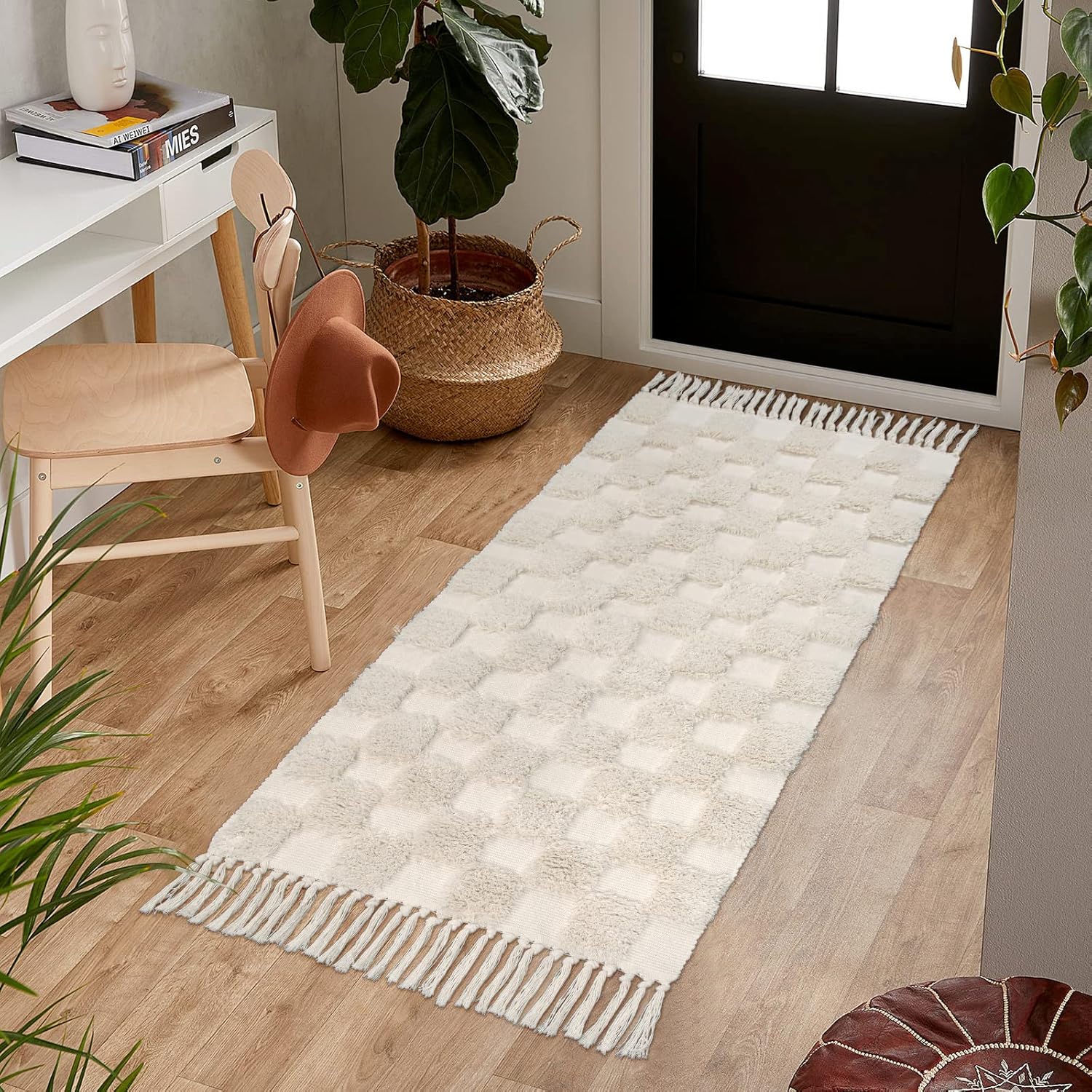 Lanffia Alfombra de pasillo estilo bohemio a cuadros de 2 x 4.3 pulgadas, color beige, lavable con borlas, alfombra de piso para interiores de