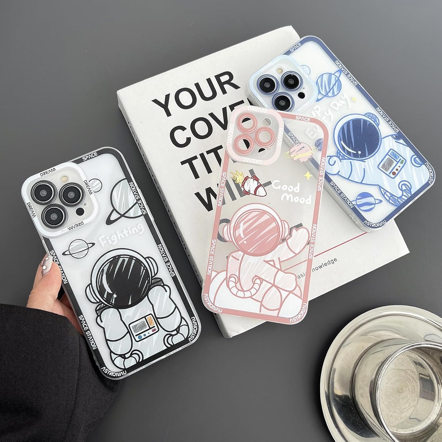 Funda transparente para iPhone 12, diseño de planeta espacial de astronauta de dibujos animados, diseño elegante de luna de poliuretano