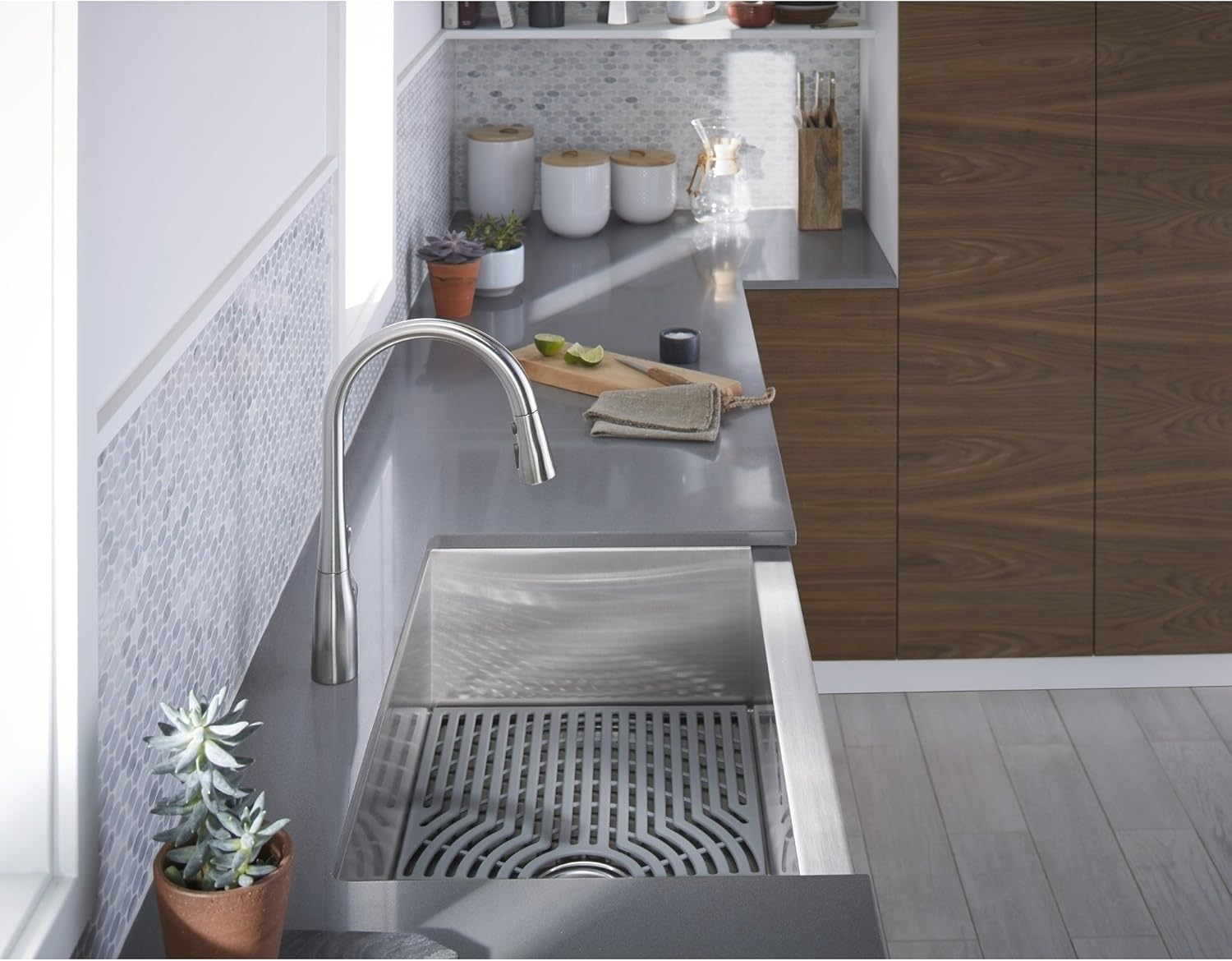 Kohler K-20243-PC-NA Sterling Ludington – Fregadero de cocina de 34 pulgadas con montaje inferior con accesorios, lavabo frontal de delantal, acero