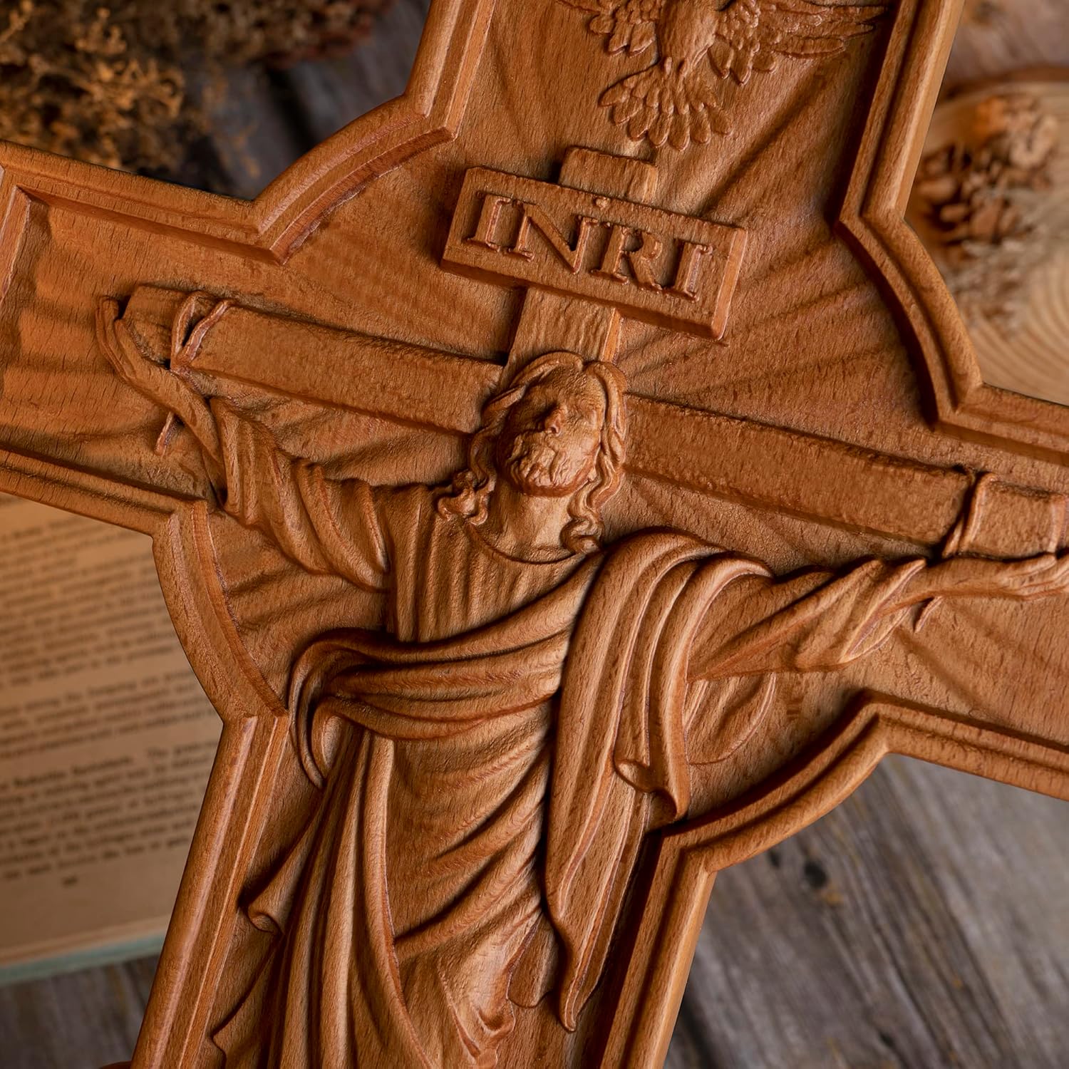 BGCOPPER Cruz de pared de crucifijo hecha a mano con gancho, cruz de Jesús INRI, decoración Wll para iglesia, hogar, habitación, regalos de Navidad