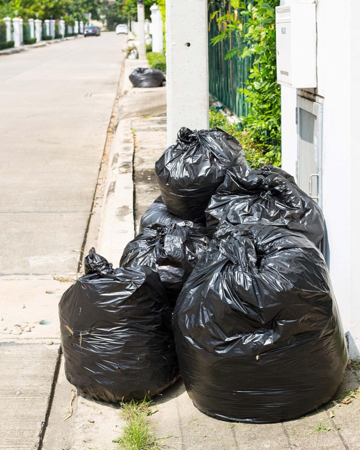 AYOTEE – Bolsas de basura grandes de 20 galones de color negro, de 30 x 35 pulgadas, de 20 galones de alto, con lazos, bolsas de basura de plástico