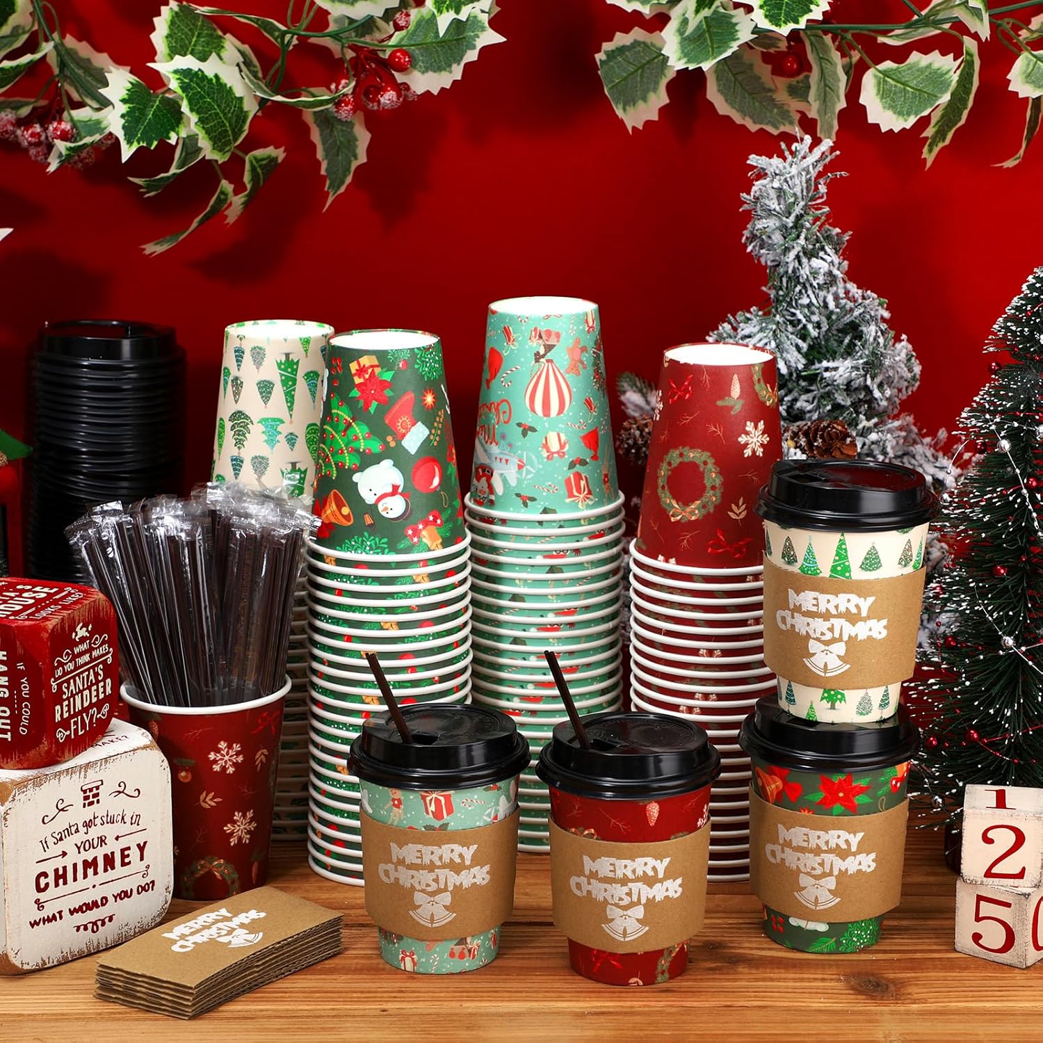 Lallisa Juego de 100 vasos de papel de café de Navidad desechables con tapas, pajitas, manga, 12 onzas, muñeco de nieve navideño para bebidas de