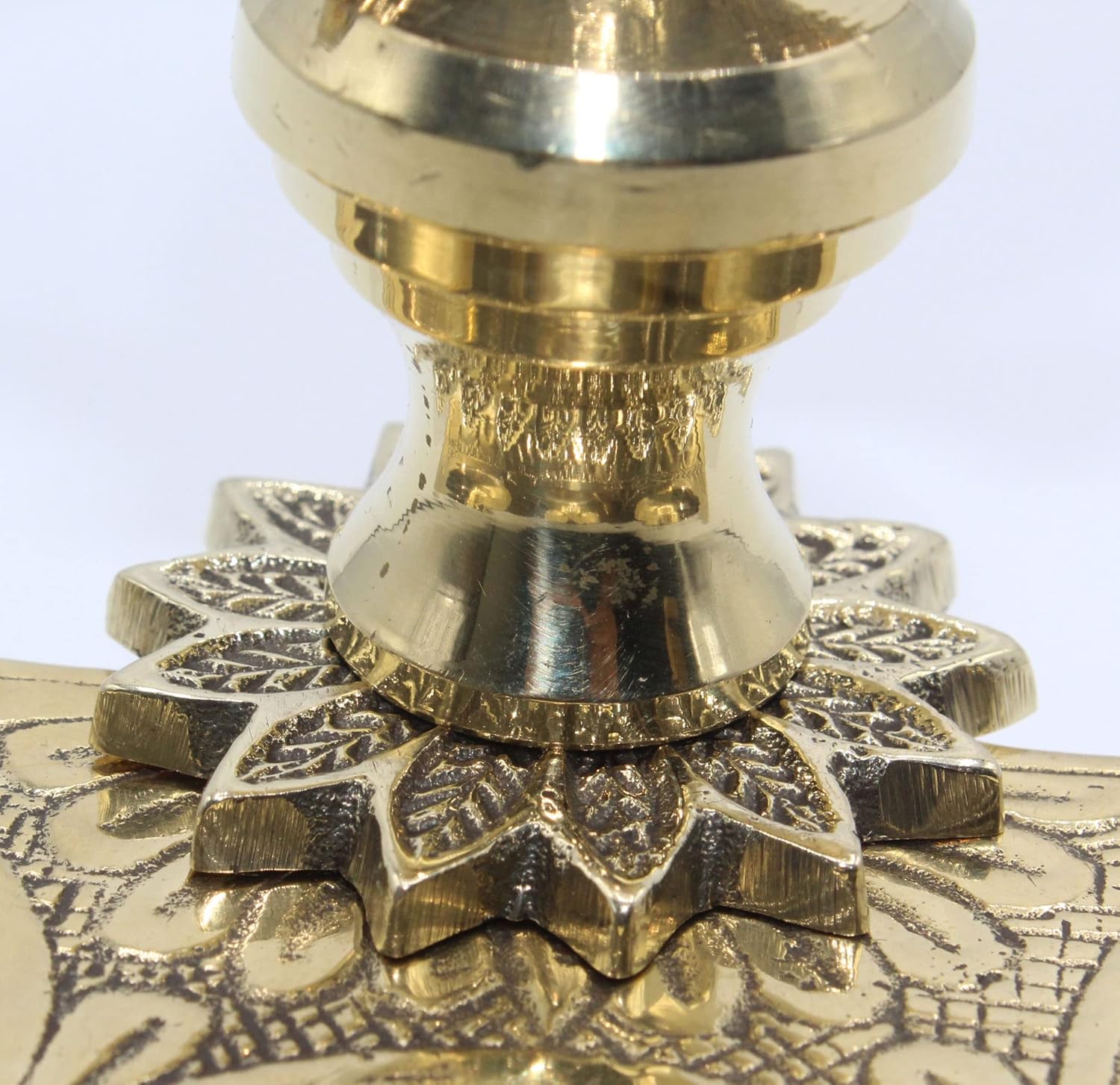 -Hecho a mano de latón macizo pavo real mesa 3 candelabros candelabros decoración  Decoración india Golden Diya PujaPooja lámpara de aceite de