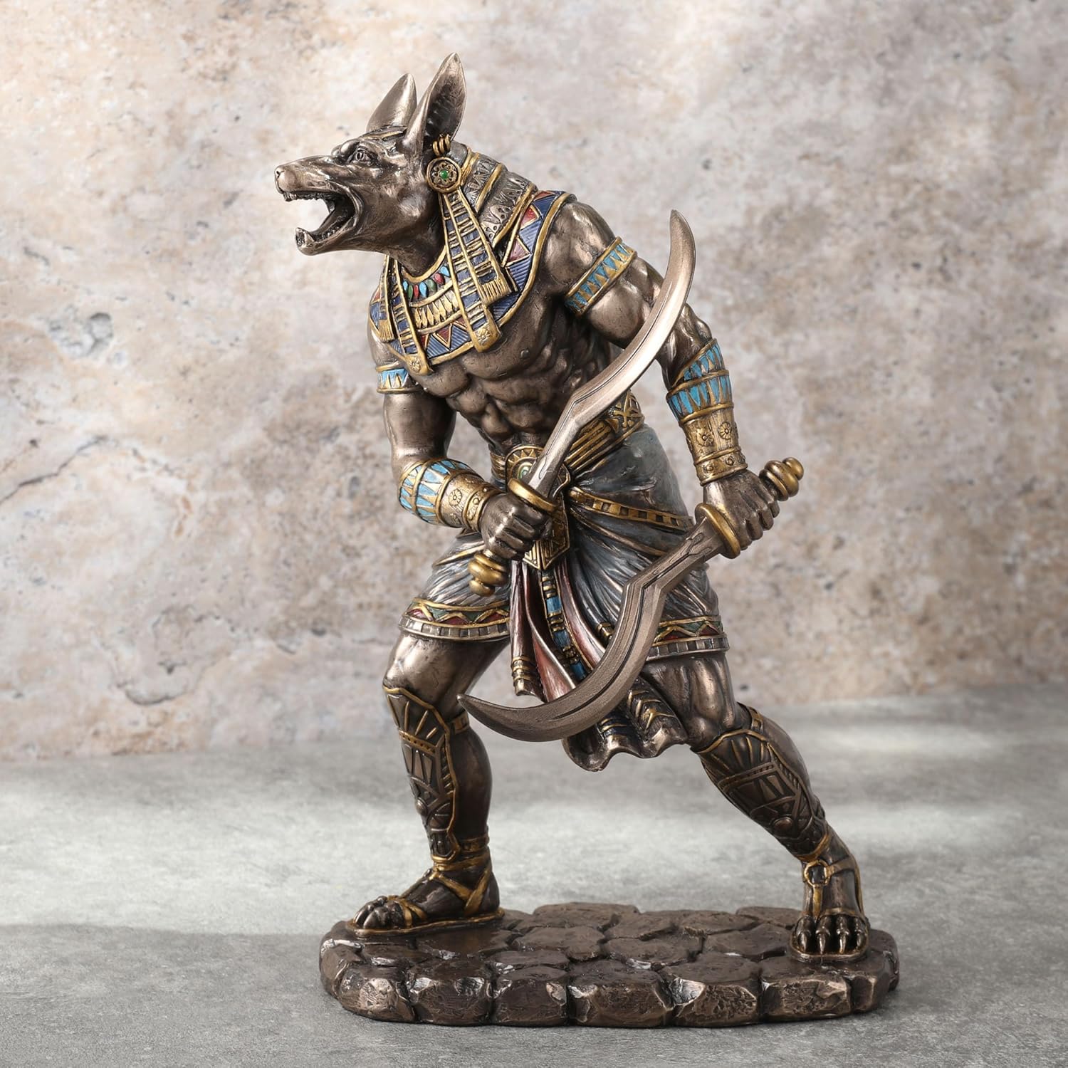 Veronese Design 8 78 pulgadas dios egipcio Anubis doble empuñadura Khopesh resina fundida en frío Escultura de acabado de bronce antiguo