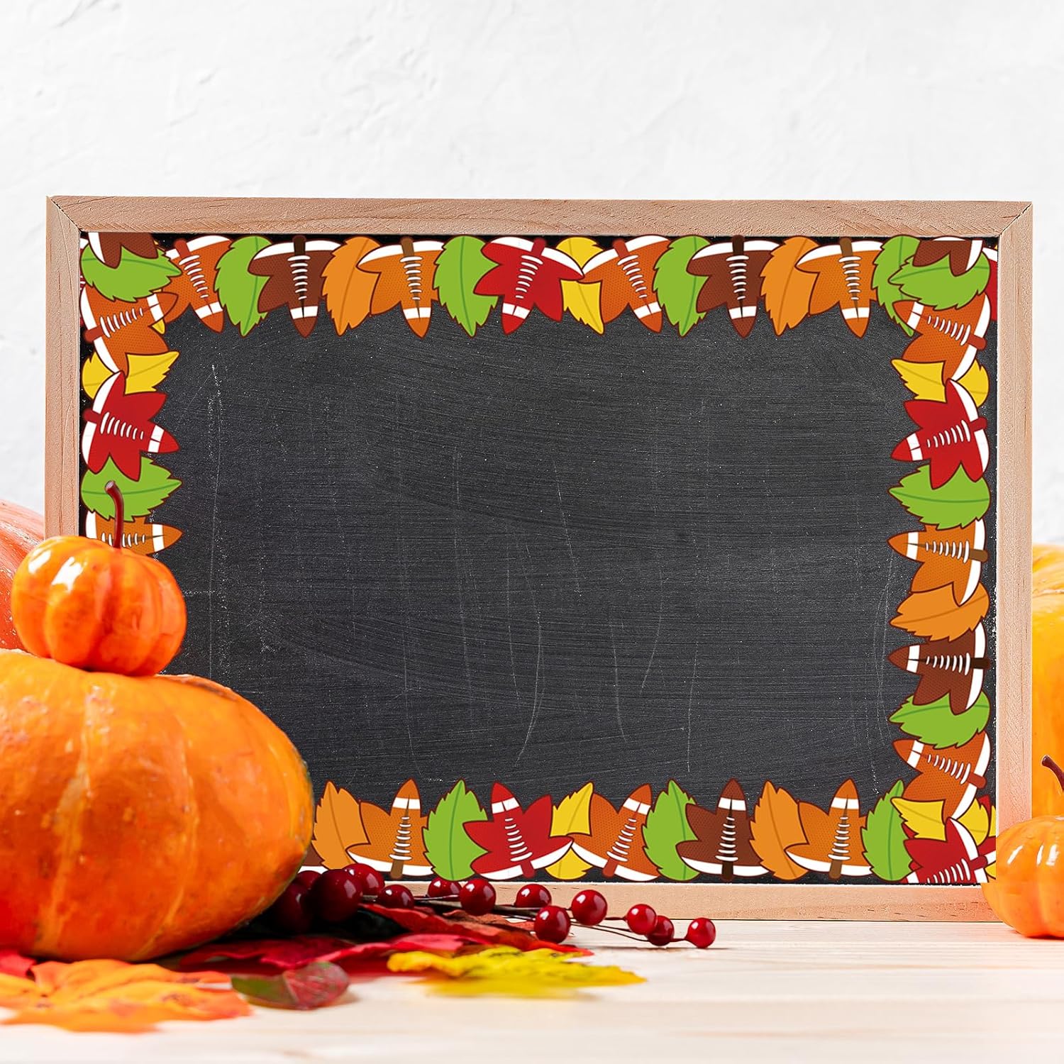 Whaline Tablero de anuncios de fútbol de otoño de 65.6 pies, hojas de arce, borde troquelado para escuela, aula, oficina, pizarra, 2 rollos