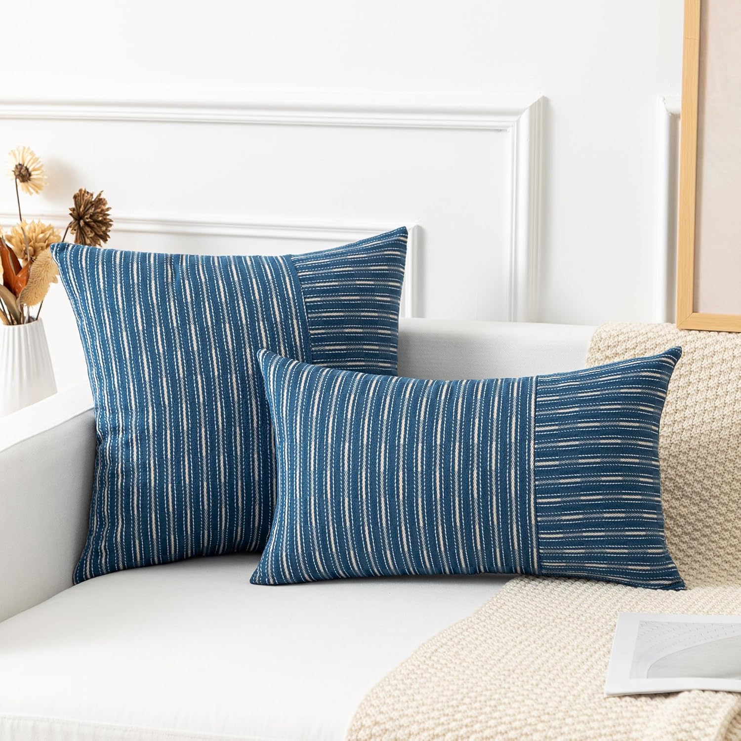 Kevin Textile – Juego de 2 fundas de almohada decorativas de lino a rayas de color azul marino y beige, 24 x 24 pulgadas, para sofá o dormitorio