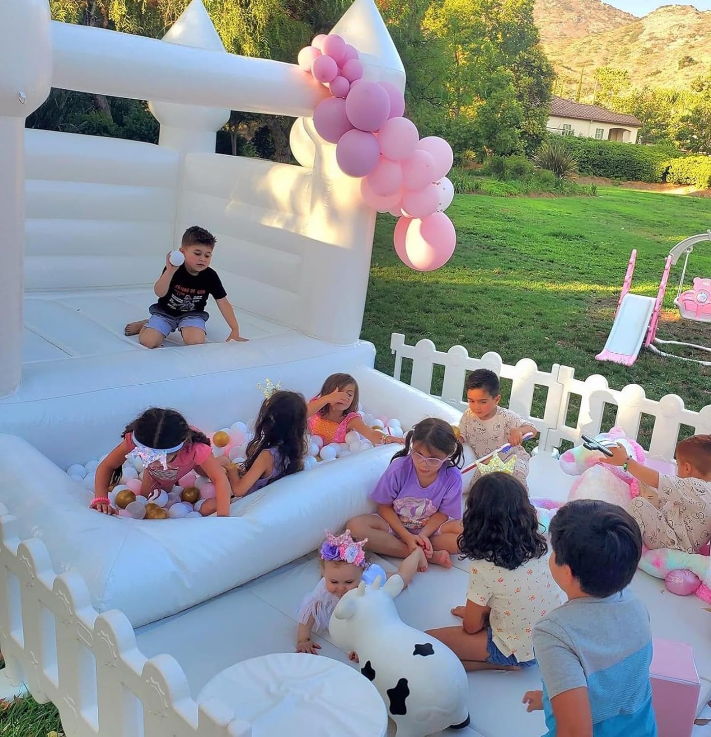 Casa de rebote blanca con soplador de aire, 8 pulgadas de largo x 10 pulgadas de ancho, castillo animoso para patio trasero del hogar, adecuado para