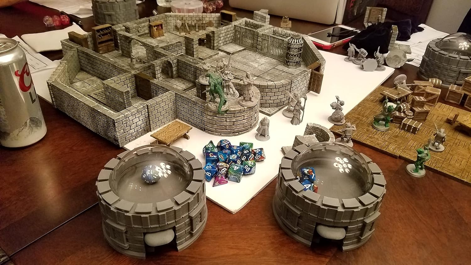 MunnyGrubbers - Castle Dice Popper V2 para TTRPG y juegos de mesa - Juego de dados D20 aleatorio de 7 piezas D20 incluido - Rodillo de dados - Torre - Imagen 8