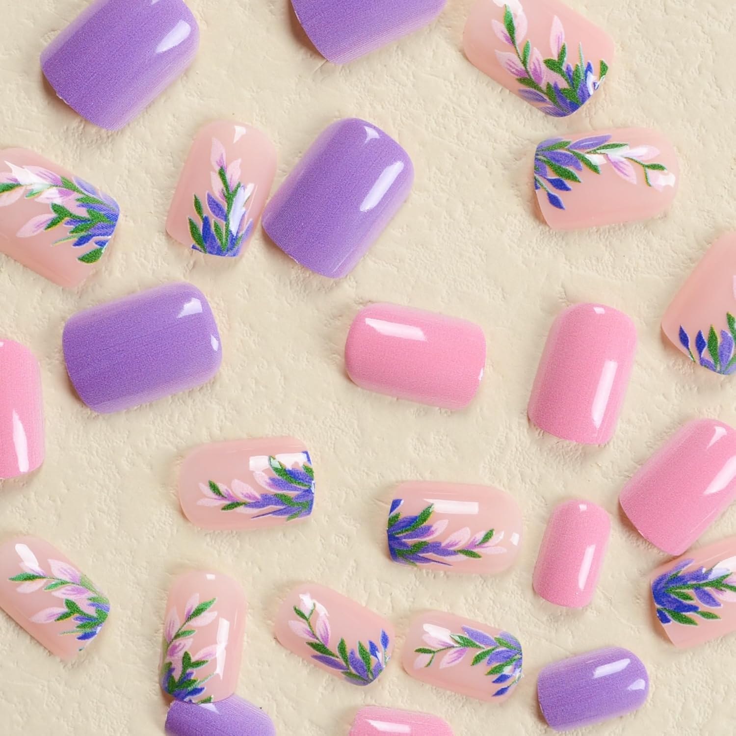 Uñas postizas cortas cuadradas a presión, elegantes puntas de uñas postizas moradas con diseños de hojas, uñas acrílicas, cobertura completa,