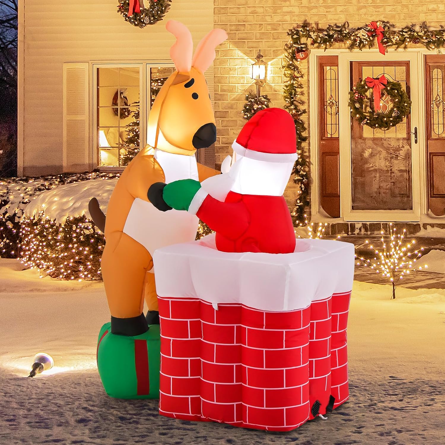 Tangkula Chimenea inflable de Navidad de 5 pies con reno de pie en una caja de regalo, decoración de Navidad inflable con luces LED integradas para