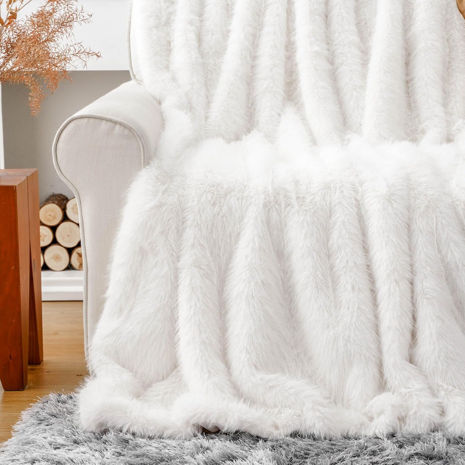 BATTILO HOME Manta de piel sintética blanca de lujo, esponjosa, acogedora, suave y cálida para sofá, silla, cama, manta de felpa de pelo largo con