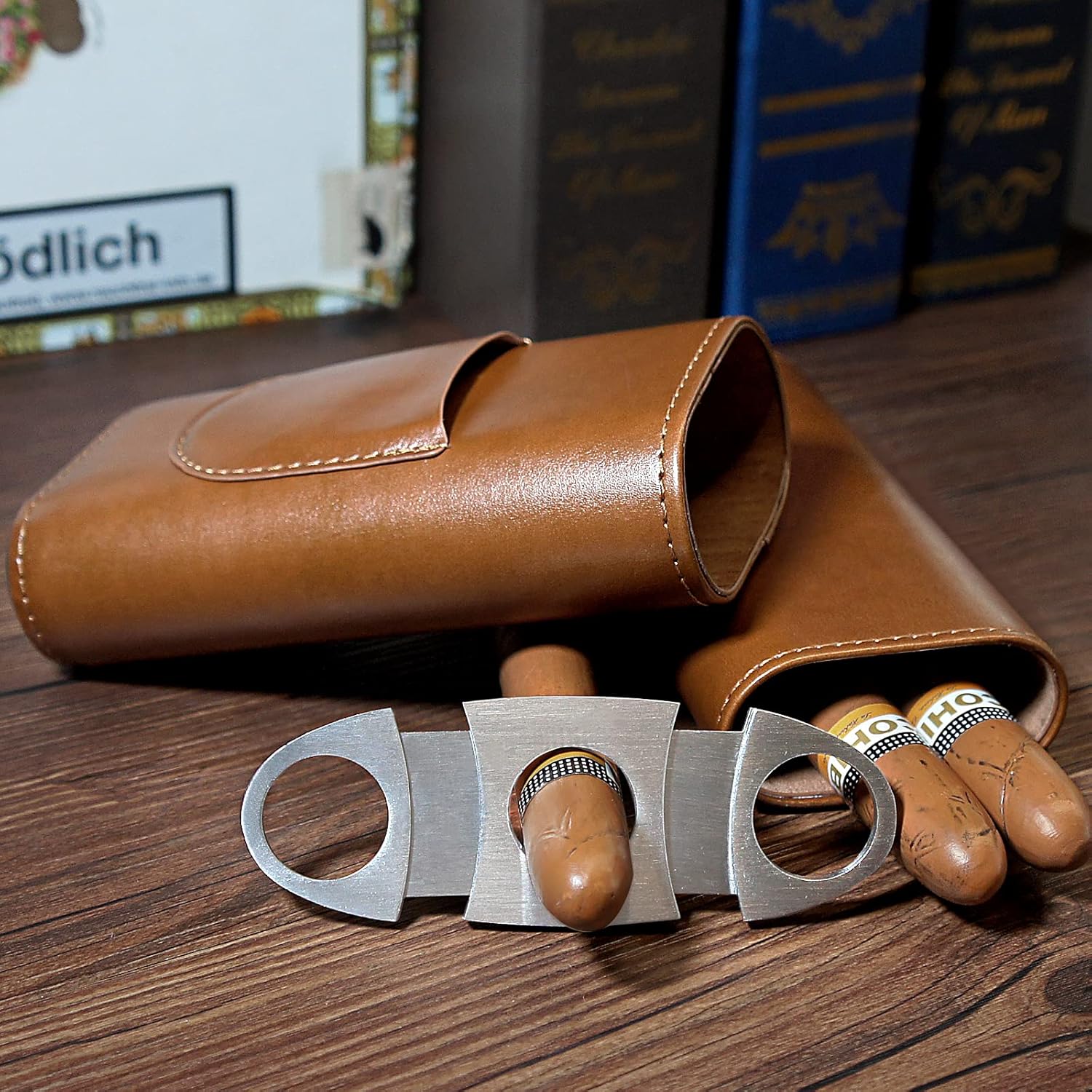 cgaplus Caso de cigarros de cuero de 3 dedos con cortador de madera de cedro forrado humidor de cigarros portátil de viaje (marrón)