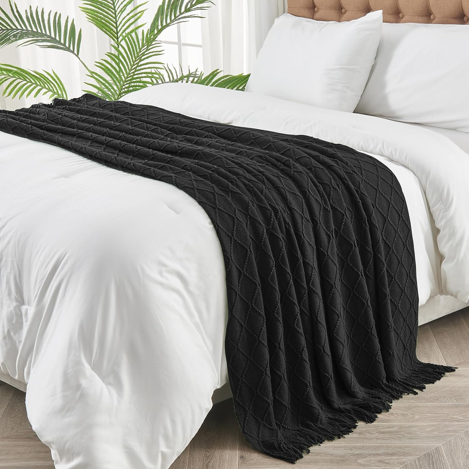 inhand Mantas de punto para sofá y cama, manta de punto suave y acogedora con borla, mantas decorativas ligeras negras y mantas, manta tejida cálida