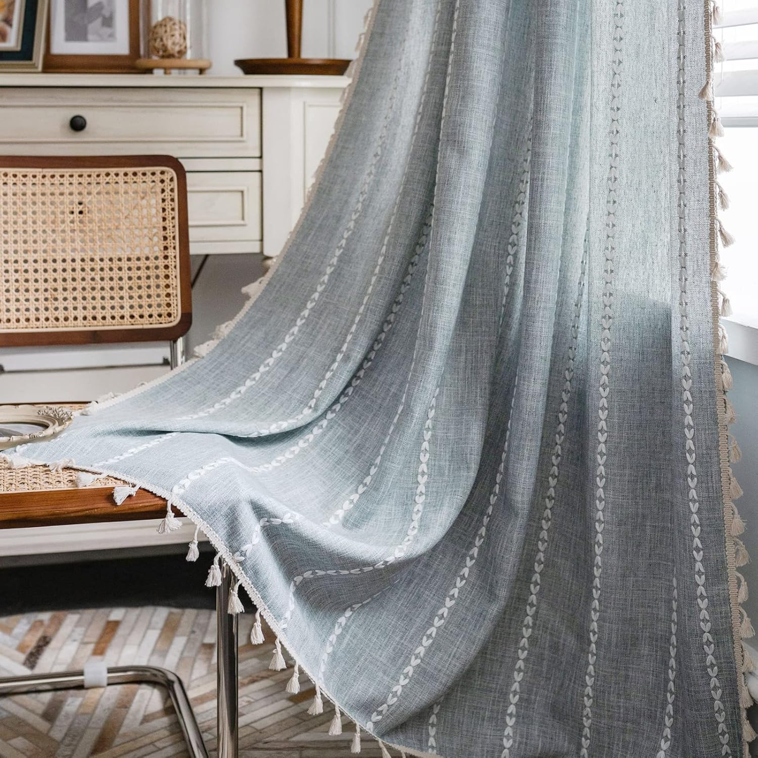 TOPSMCHER Cortinas bohemias de 84 pulgadas, cortinas de lino y algodón rústico con bordado para sala de estar, bolsillo para barra, cortinas