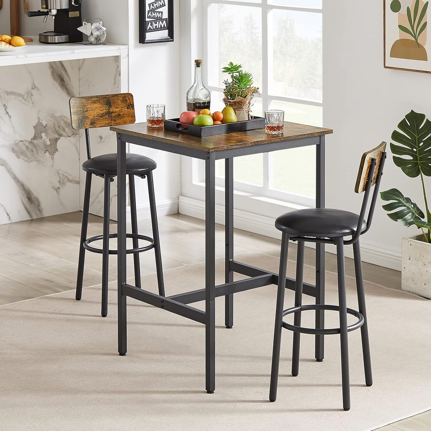 Juego de mesa y silla de bar industrial para 2 mesas y taburetes de altura de mostrador con respaldo, mesa de comedor cuadrada, juego de 3 con