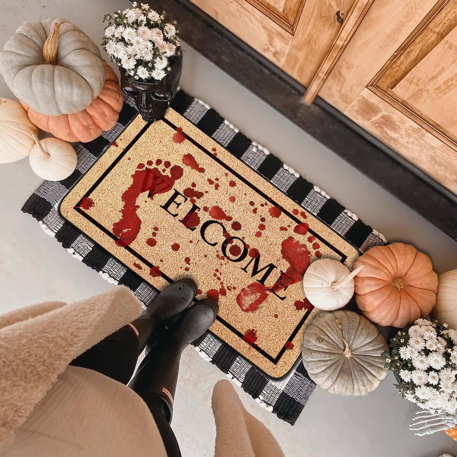 Tapete decorativo de Halloween para puerta delantera al aire libre, tapete de terror con huellas de sangre de 17 x 30 pulgadas, tapete de goma