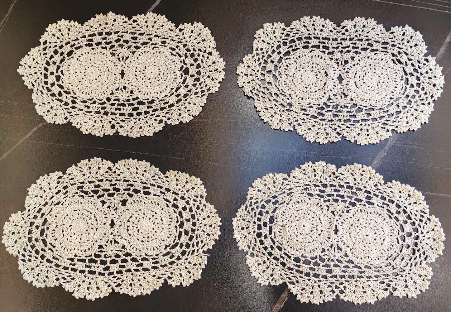 Juego de 4 manteles individuales hechos a mano de ganchillo, de algodón, con forma ovalada, 10 x 14 pulgadas, color beige