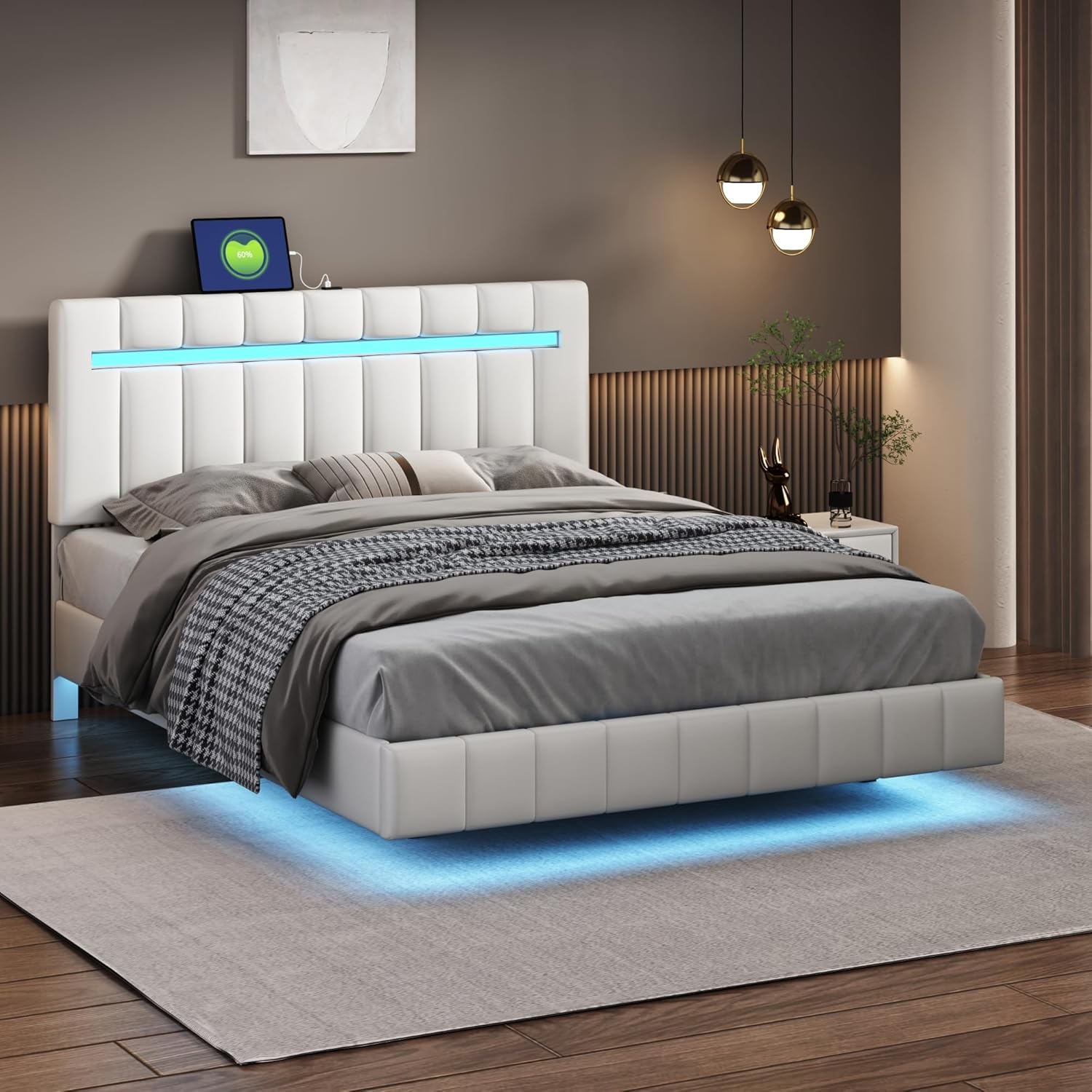 Linique Marco de cama flotante tamaño Queen con luces LED y carga USB, moderno marco de cama LED tapizado de poliuretano tamaño Queen, color blanco