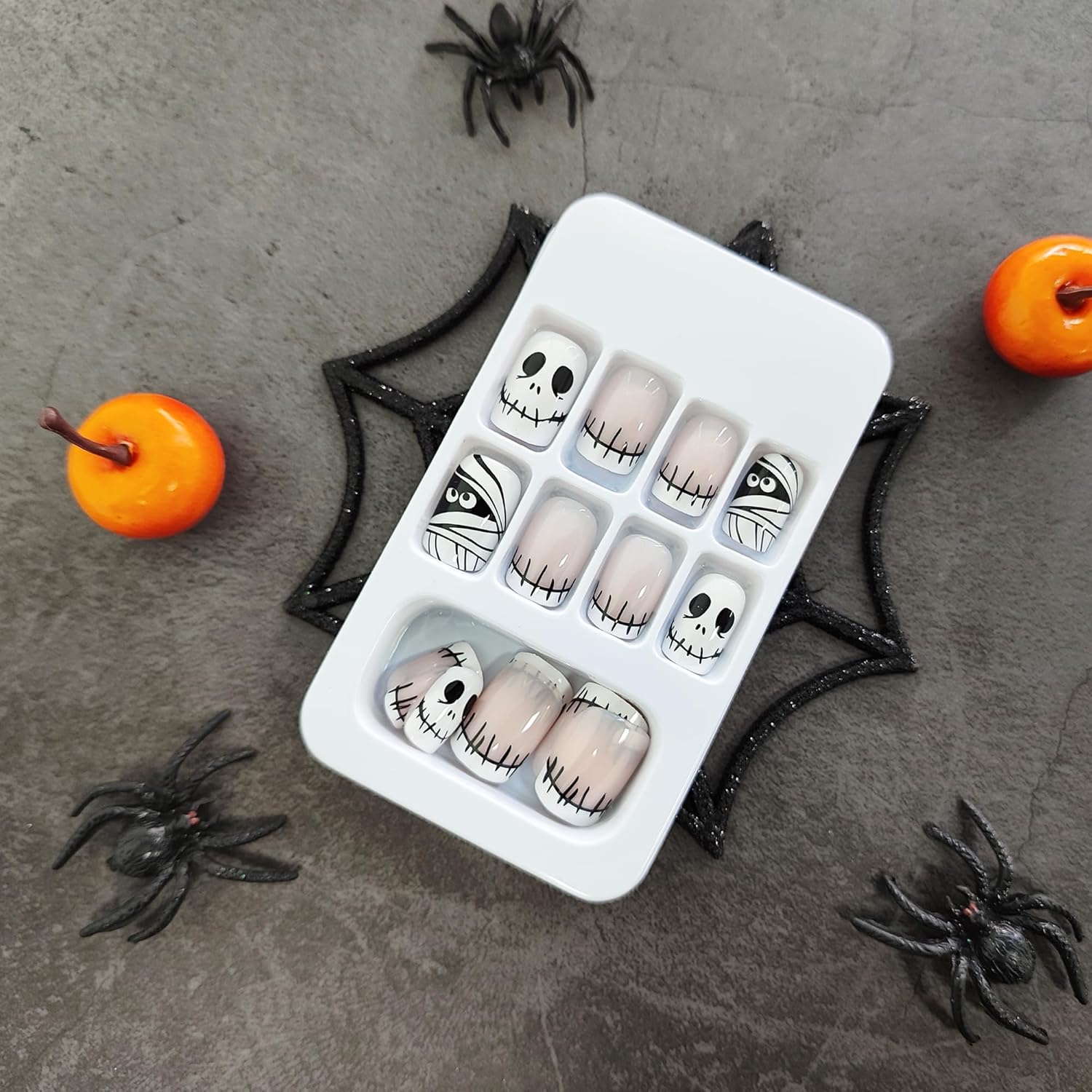 Uñas postizas cortas a presión de Halloween, uñas postizas de punta francesa con bonito diseño de esqueleto y momia, uñas postizas cuadradas de