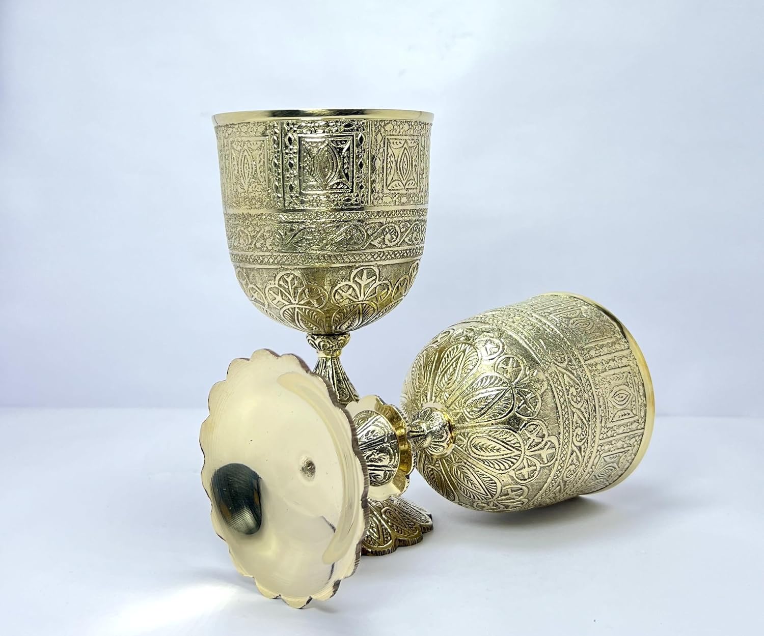 Morcomart Cáliz de latón brillante para bebidas de 10 onzas, vaso litúrgico ritual, copa de latón real, cáliz de boda de vino dorado, regalo para